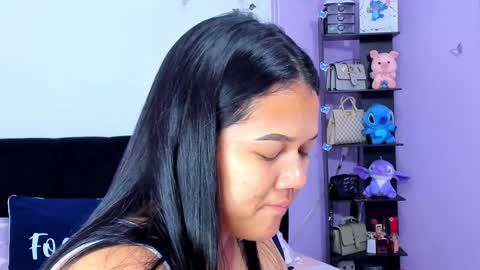 Snapshot of sara_mendez2_ chatting on January 11, 11:13 pm Sara Mendez online show from January 11, 11:13 pm