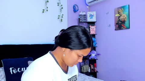 Snapshot of sara_mendez2_ chatting on January 18, 11:33 pm Sara Mendez online show from January 18, 11:33 pm