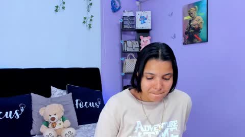 Snapshot of sara_mendez2_ chatting on January 20, 11:32 pm Sara Mendez online show from January 20, 11:32 pm