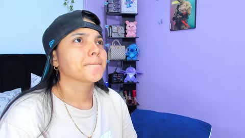 Snapshot of sara_mendez2_ chatting on January 21, 2:33 am Sara Mendez online show from January 21, 2:33 am