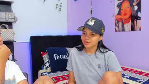 Snapshot of sara_mendez2_ chatting on February 20, 4:03 pm Sara Mendez online show from February 20, 4:03 pm