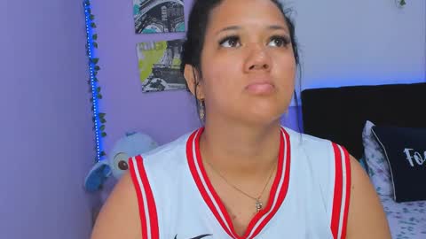 Snapshot of sara_mendez2_ chatting on February 27, 4:32 pm Sara Mendez online show from February 27, 4:32 pm