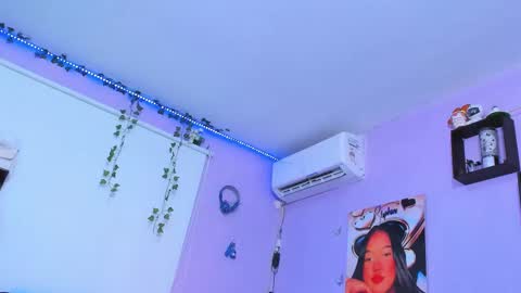 Snapshot of sara_mendez2_ chatting on March 6, 2:19 am Sara Mendez online show from March 6, 2:19 am