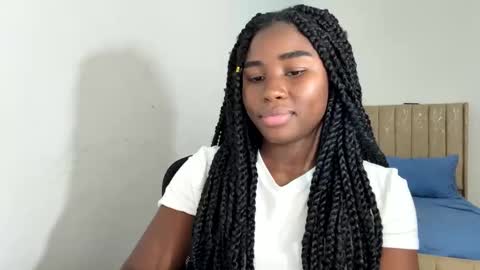 Snapshot of sara_muscle chatting on October 16, 5:19 am Sara online show from October 16, 5:19 am