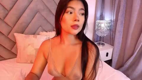 sara_owens7 online show from March 17, 1:43 am