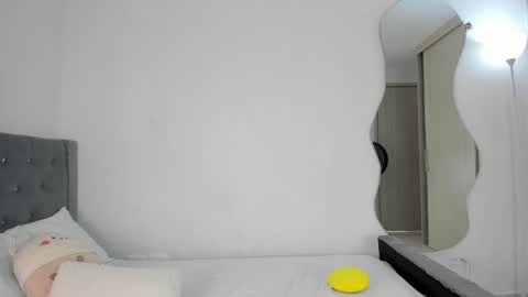 Sara online show from December 6, 4:17 pm