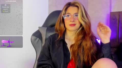 Snapshot of sara_roades chatting on October 20, 9:15 pm sara_roades online show from October 20, 9:15 pm