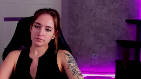 Sara online show from March 5, 9:44 pm