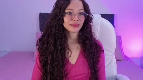 Snapshot of sara_sharma chatting on September 11, 1:22 pm sara online show from September 11, 1:22 pm