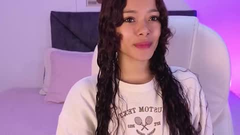 Snapshot of sara_sharma chatting on October 1, 1:17 pm sara online show from October 1, 1:17 pm