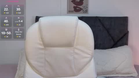 Snapshot of sara_sharma chatting on October 14, 12:17 pm sara online show from October 14, 12:17 pm