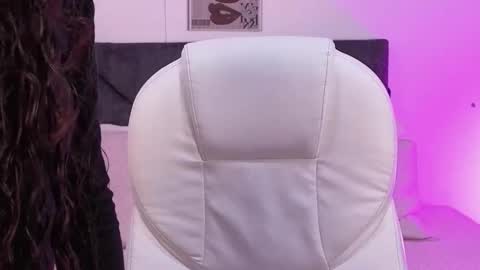 Snapshot of sara_sharma chatting on November 5, 2:39 pm sara online show from November 5, 2:39 pm