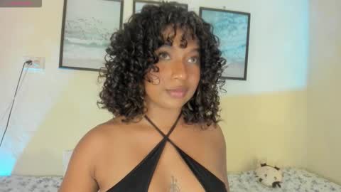 Snapshot of sara_sophiee chatting on December 2, 11:34 pm sara sofia online show from December 2, 11:34 pm