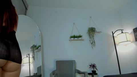 Snapshot of sara_sweett9 chatting on November 19, 9:26 pm sara_sweett9 online show from November 19, 9:26 pm