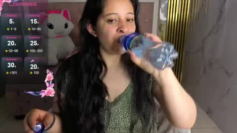 Sara T. online show from May 26, 3:13 am