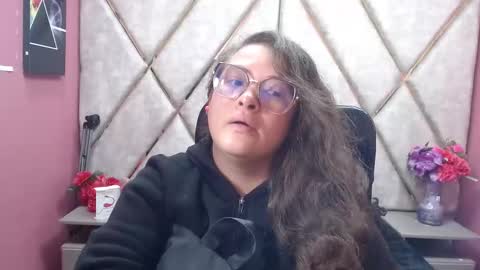 sara_thonson_ online show from February 19, 3:13 am