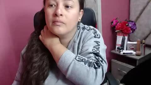 sara_thonson_ online show from February 25, 3:05 am