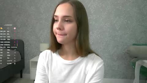 Im Sara  online show from October 5, 7:01 pm