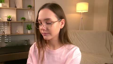 Im Sara  online show from December 22, 7:33 pm