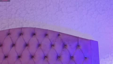 Snapshot of saraa_joness_ chatting on April 29, 6:36 pm Sara online show from April 29, 6:36 pm