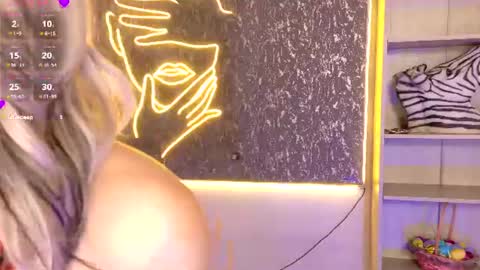 Snapshot of saraa_love_ chatting on July 21, 7:16 pm Saraa online show from July 21, 7:16 pm