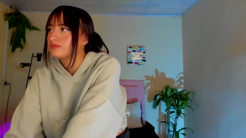 Sarah Ramirez online show from February 15, 2:44 pm