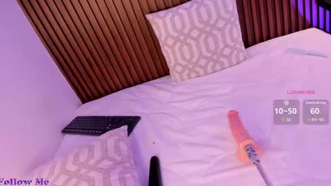 Snapshot of saraa_romero chatting on May 25, 3:23 am sara online show from May 25, 3:23 am