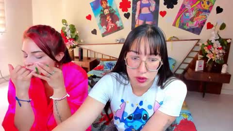 Snapshot of saraandmarilyn chatting on January 13, 4:51 pm Alahia and Marilyn online show from January 13, 4:51 pm