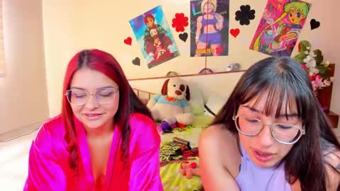 Snapshot of saraandmarilyn chatting on January 28, 6:39 pm Alahia and Marilyn online show from January 28, 6:39 pm