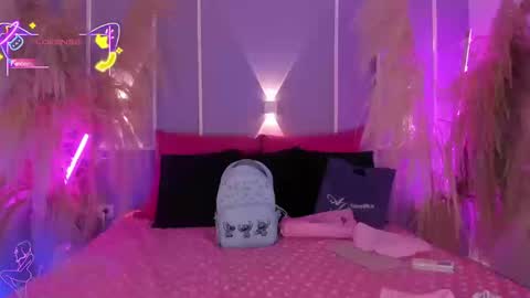 SaraAvila  online show from October 20, 8:31 pm