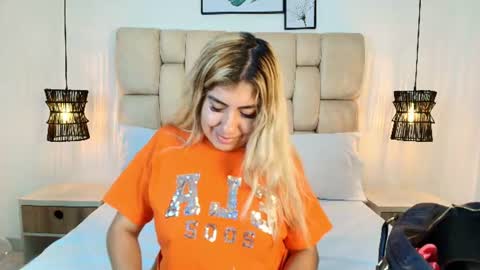 sarablonde_t online show from July 1, 4:40 pm