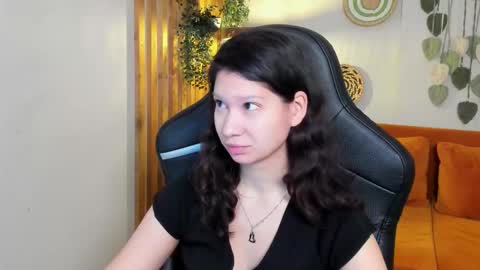 SaraDenars online show from November 13, 5:39 am