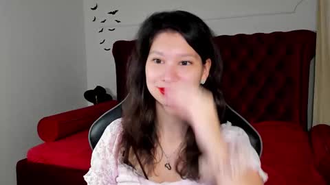 SaraDenars online show from November 17, 5:24 am