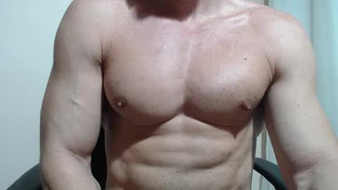 saradorj92 online show from March 19, 8:02 pm