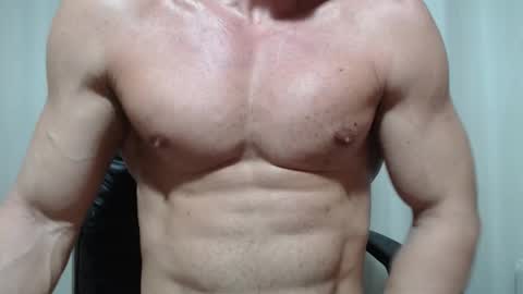 saradorj92 online show from March 26, 11:54 pm