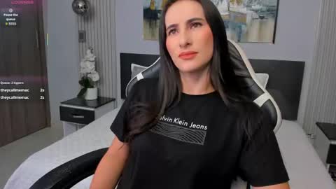 Snapshot of saragomez_1 chatting on July 26, 12:34 pm Sara Gomez online show from July 26, 12:34 pm