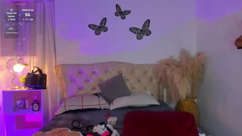 Sarah Valkiria  IG  Sar lanister online show from December 4, 11:35 pm