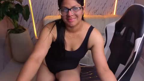 Snapshot of sarah_bay_tx chatting on June 13, 8:07 pm sarah_bay_tx online show from June 13, 8:07 pm