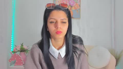 Sara online show from April 25, 7:33 am