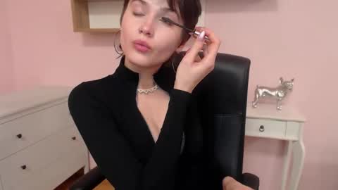 Sarah online show from April 23, 7:52 am