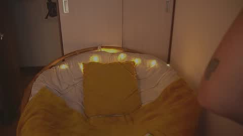 Sarah online show from April 24, 3:09 am