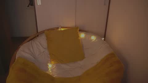 Sarah online show from April 25, 3:42 am