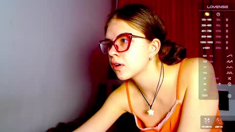 Snapshot of sarah_hs chatting on December 6, 12:16 pm Sarah online show from December 6, 12:16 pm