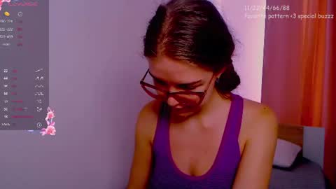 Snapshot of sarah_hs chatting on July 14, 11:38 am Sarah online show from July 14, 11:38 am