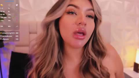 Snapshot of sarah_jacobbs chatting on March 11, 5:46 pm online show from March 11, 5:46 pm