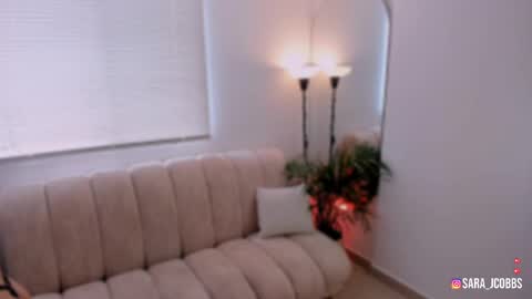 Snapshot of sarah_jacobbs chatting on May 6, 3:17 pm online show from May 6, 3:17 pm