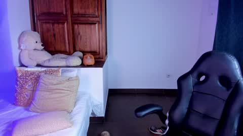 Snapshot of sarah_montale chatting on January 6, 3:53 am Sarah Independent model online show from January 6, 3:53 am