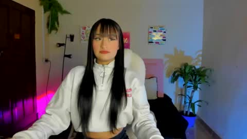 Snapshot of sarah_ramirez777 chatting on February 17, 11:34 am Sarah Ramirez online show from February 17, 11:34 am