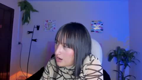 Snapshot of sarah_ramirez777 chatting on February 19, 5:49 pm Sarah Ramirez online show from February 19, 5:49 pm