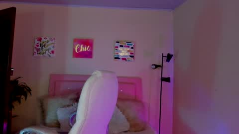 Snapshot of sarah_ramirez777 chatting on March 10, 11:27 pm Sarah Ramirez online show from March 10, 11:27 pm